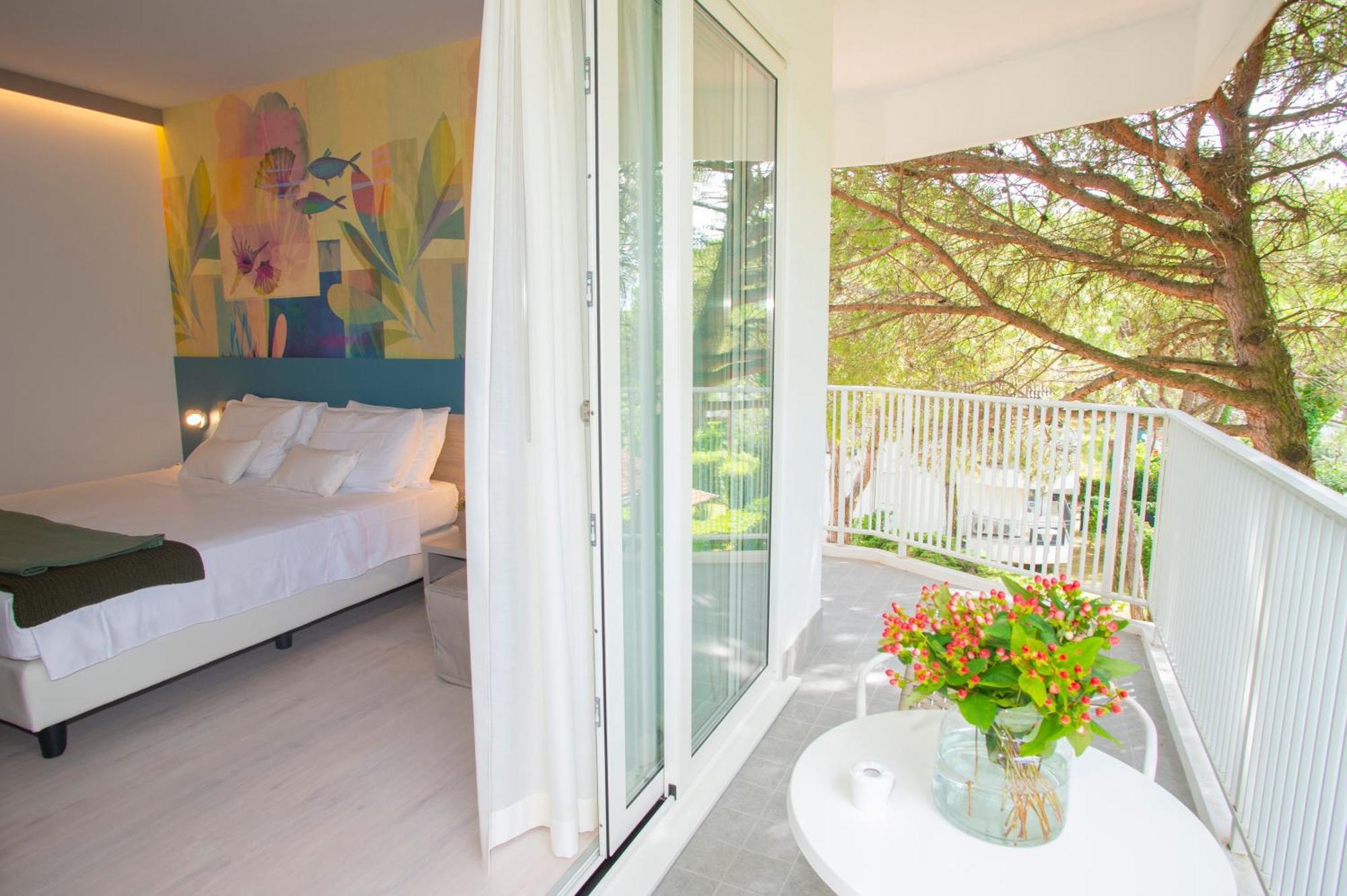 Hotel President Lignano Sabbiadoro Exteriör bild